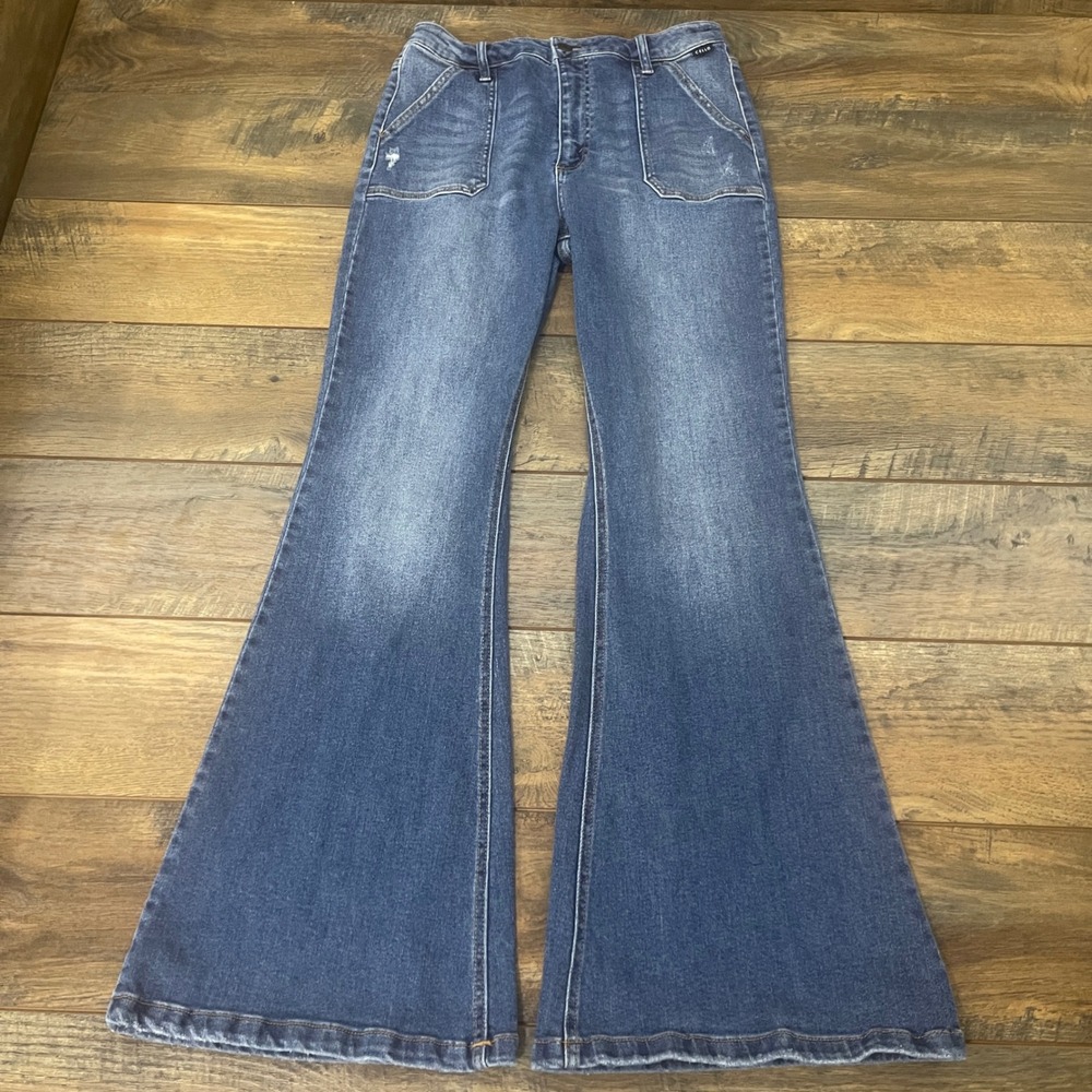 Cello High Rise Flare Jeans Distressed Patch Pocket Boho Size 11 Stretch Western